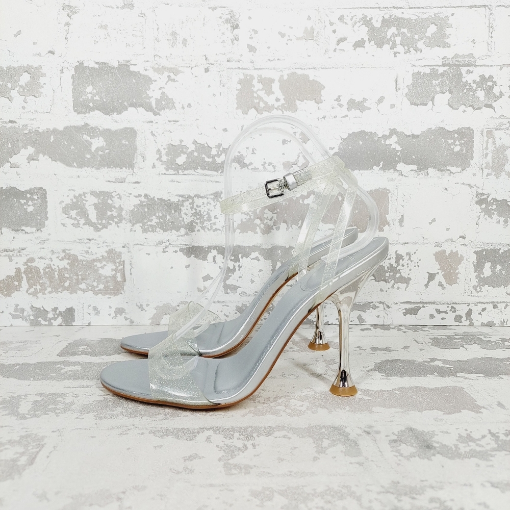 New Marc Fisher Calisty Silver Strappy Heeled Sandal M755